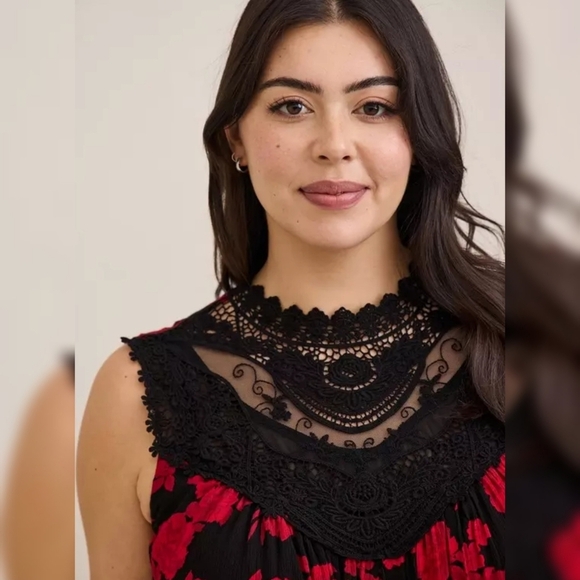 *Mini Crinkle Gauze Crochet Dress - Picture 3 of 7